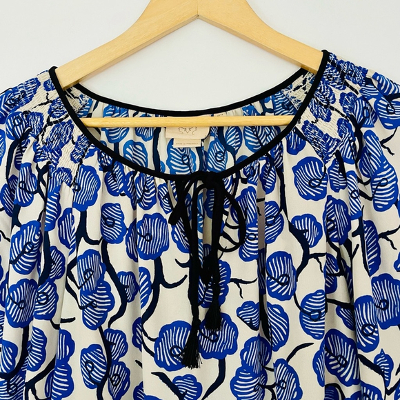 Anthropologie Blue Floral Women's Top
Branching Blooms 10 Blouse - Picture 4 of 9